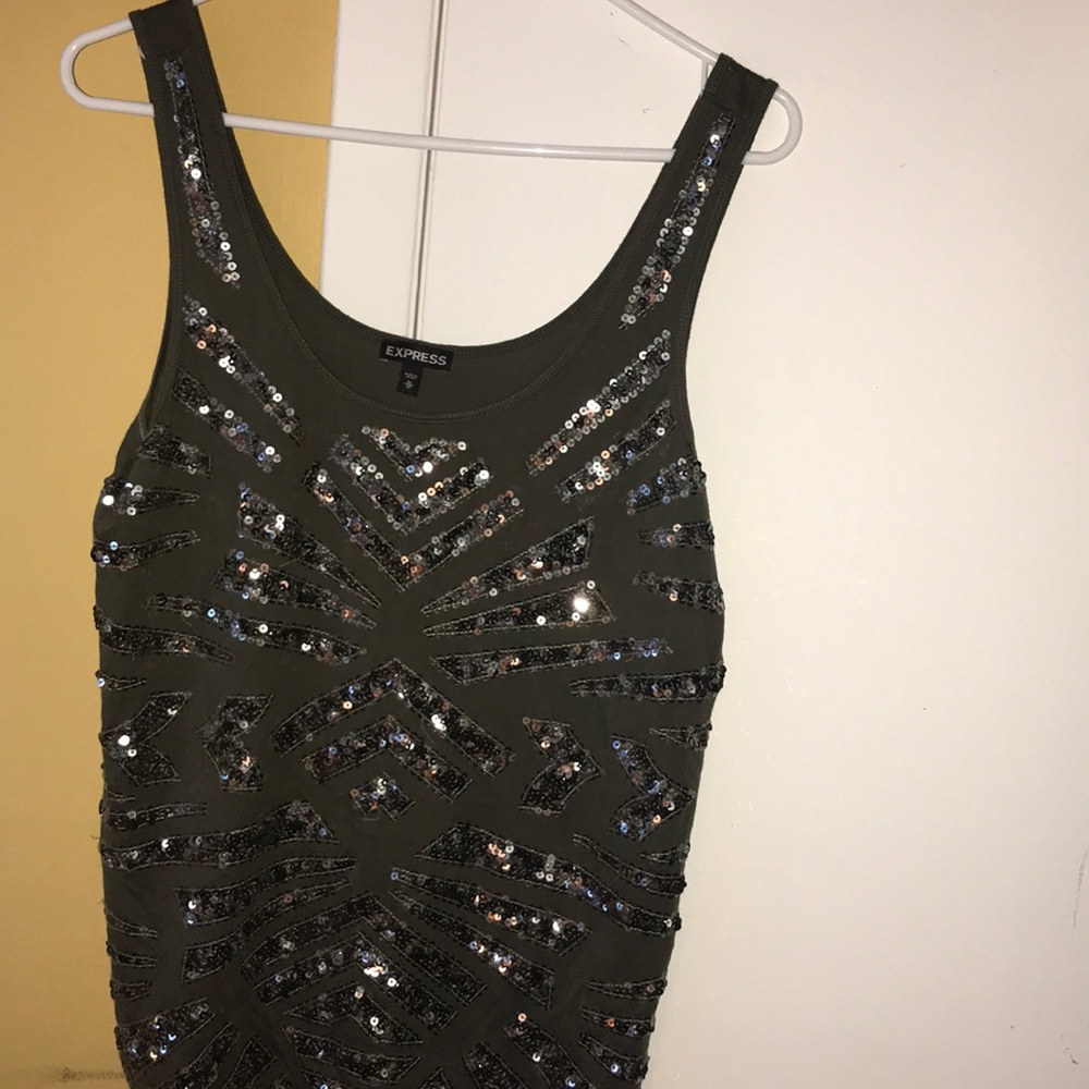Sequin tank